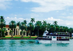 The Island Queen headed to the Downtown Miami skyline